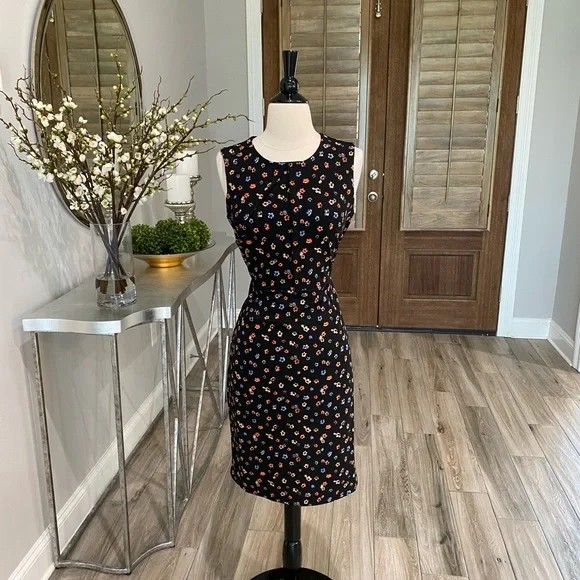 banana republic black floral dress Banana Republic Women's Black Floral V-neck Long Sleeve High-Low Dress Size  4